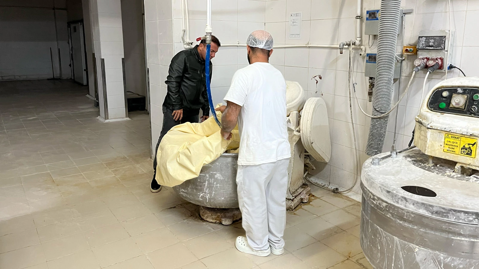 Halk ekmek fabrikasında fare iddiası! Ekipler harekete geçti