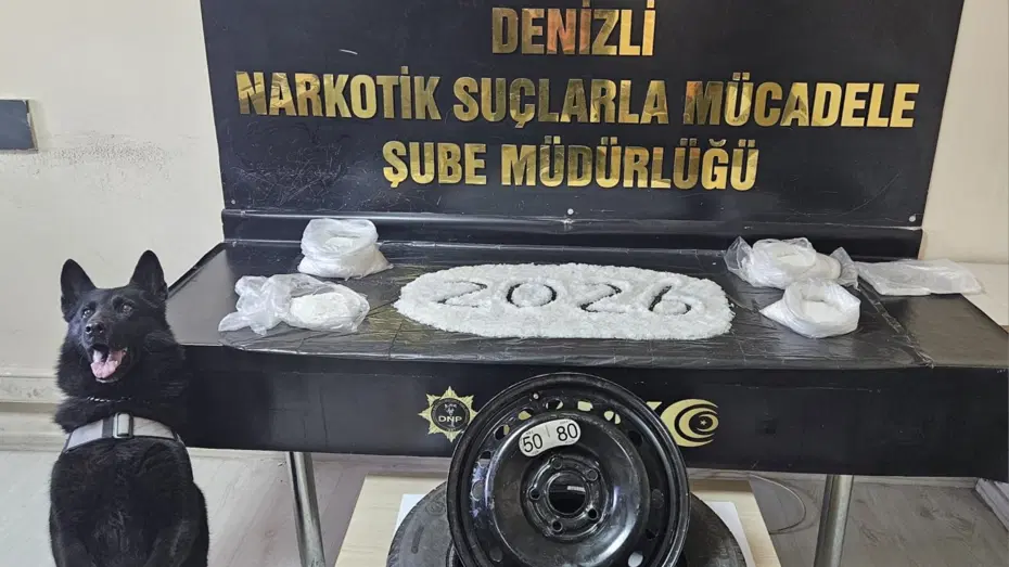 Denizli'de şüpheliler suçüstü yakalandı, araçta 4 kilogram metamfetamin bulundu