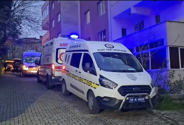 Üsküdar'da tartıştığı anne ve babasını silahla öldürüp intihar etti