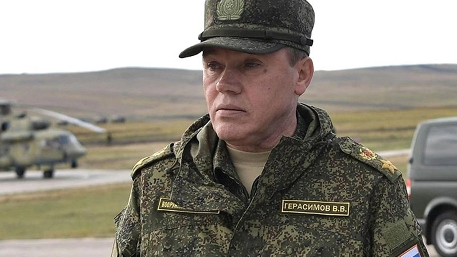 Rusya Genelkurmay Başkanı Kursk bölgesinde savaşan birlikleri denetledi