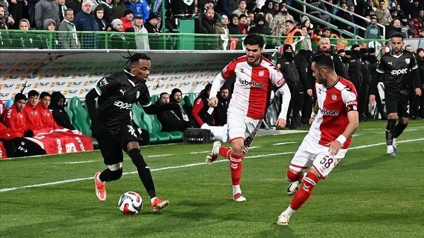 Sivasspor, deplasmandaki 5 maçlık galibiyet hasretini sonlandırdı