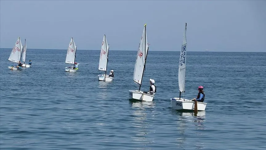 Tekirdağ'da sporcular mavi sularda milli takıma yelken açıyor
