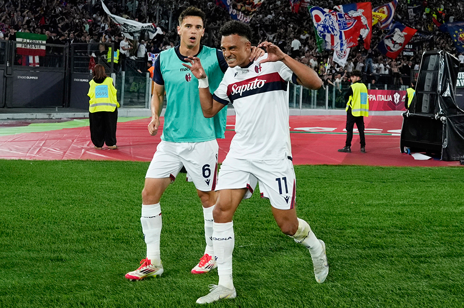 İtalya'da tarihi başarı: Milan'ı devirerek 51 yıllık özleme son verdiler