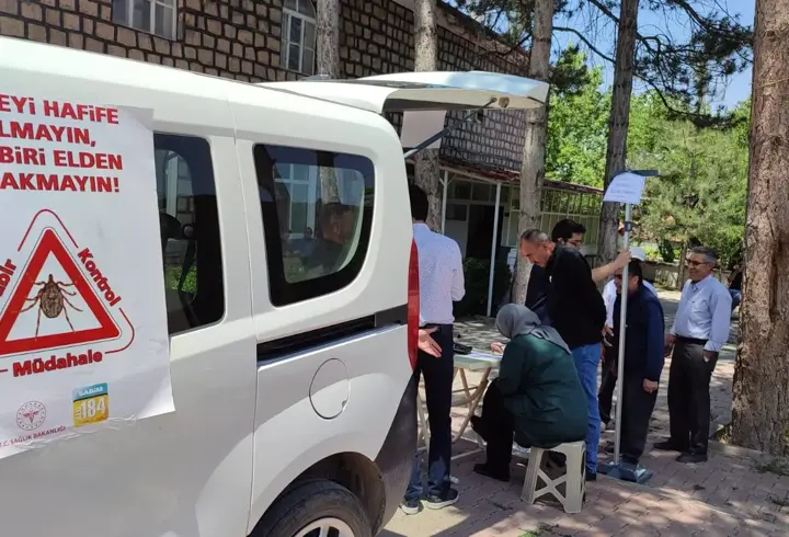 Sarıoğlan’da sağlıklı yaşam için boy ve kilolar ölçülüyor
