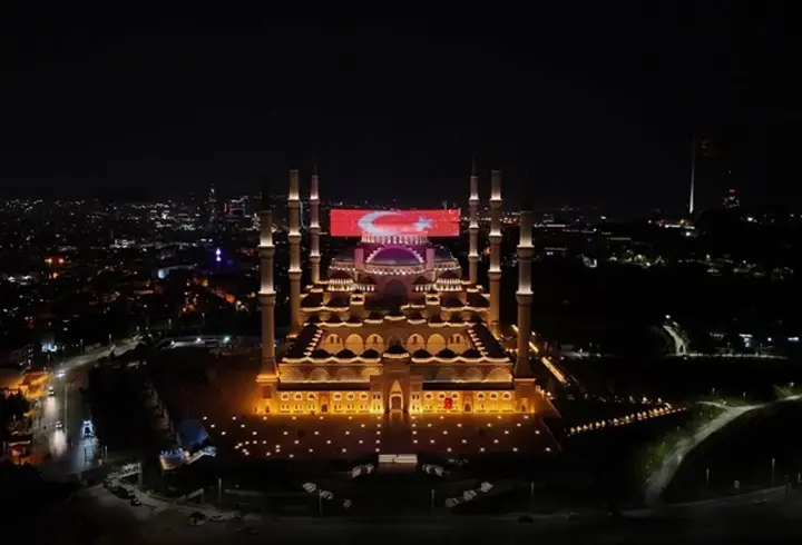 15 Temmuz'un 9. yıl dönümünde 90 bin camide selalar okundu