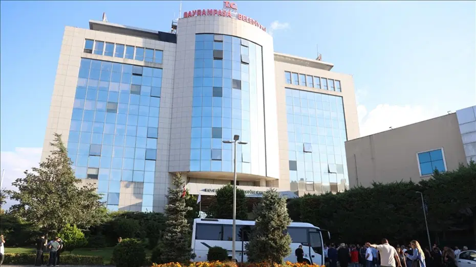 Bayrampaşa Belediyesi'ne yolsuzluk operasyonu. 11 gözaltı