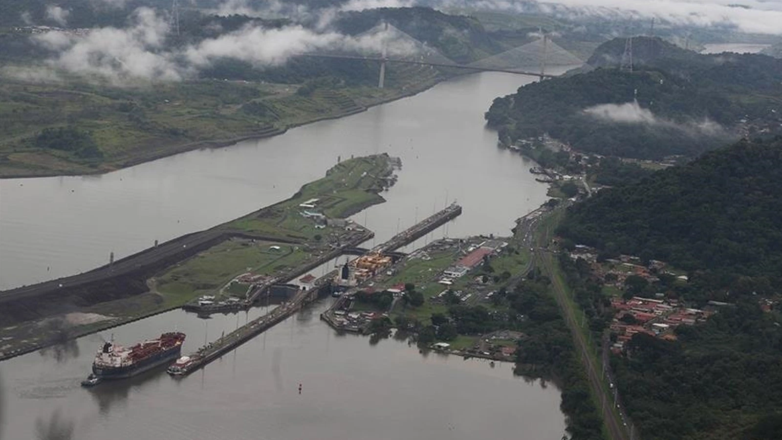 Panama'da trafo patlaması: Ülke karanlığa gömüldü!