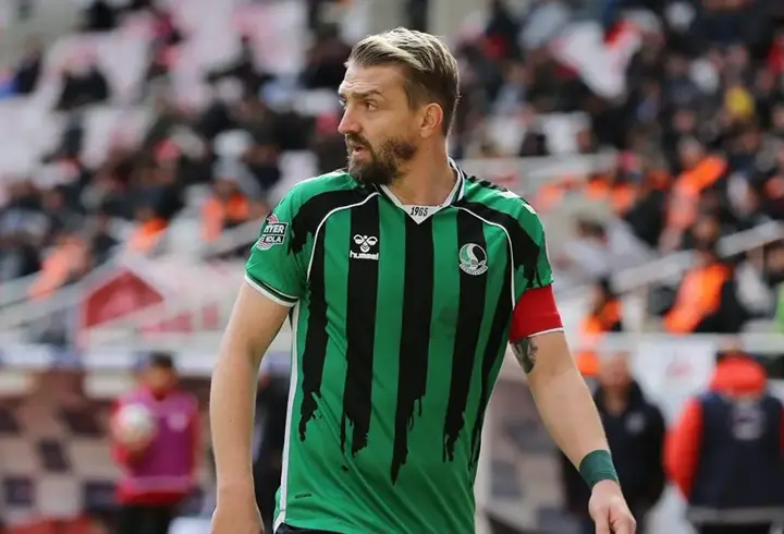 Sakaryaspor, Caner Erkin’in sözleşmesini feshetti