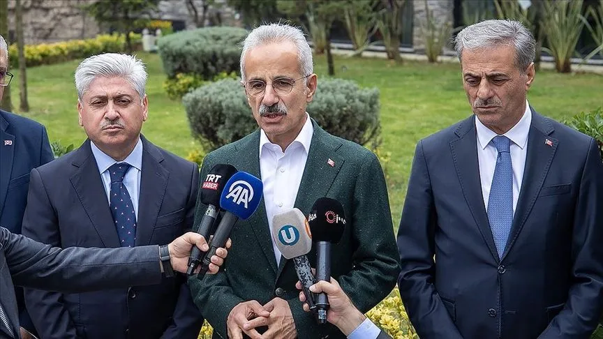 Bakan Uraloğlu'ndan "KAIROS" ve "VIRAT" gemileriyle ilgili açıklama