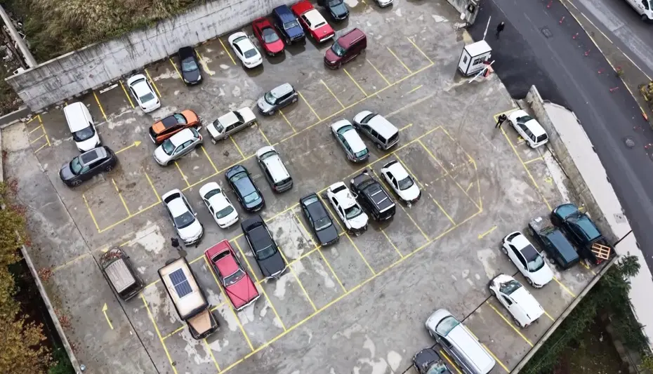 İstanbul'da Selin Sürüklediği Araçlar Otoparka Çekildi