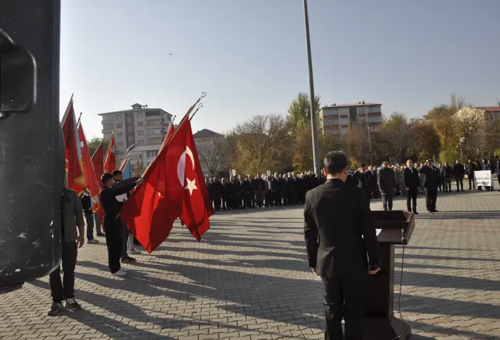 Büyük Önder Atatürk, Bulanık'ta törenle anıldı