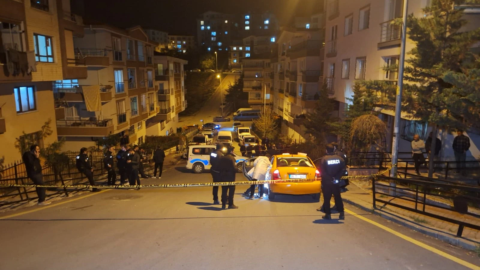 Ankara'da bir kişi tartıştığı arkadaşını takside vurdu