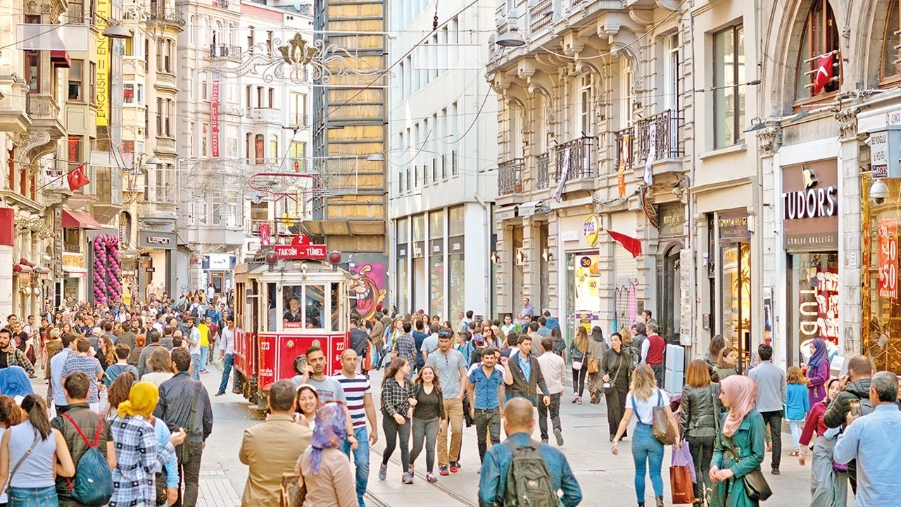 İstiklal Caddesi en pahalı caddeler arasına girdi