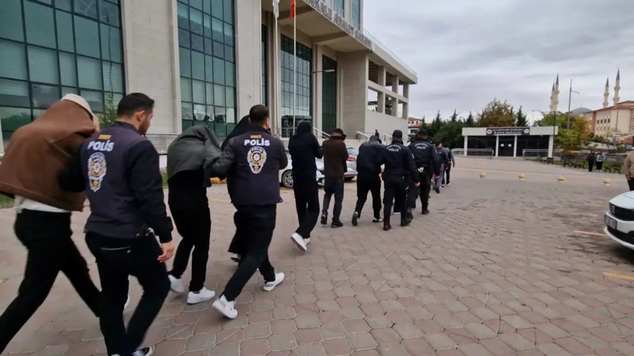 Kırıkkale Merkezli 'Yasa Dışı Bahis' Operasyonu: 17 Şüpheli Adliyede