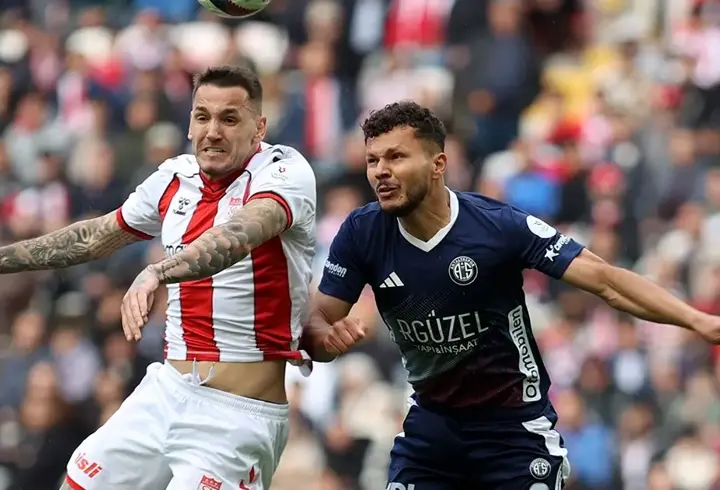 Sivasspor kümede kalma yolunda kritik 3 puanı aldı! Antalyaspor…