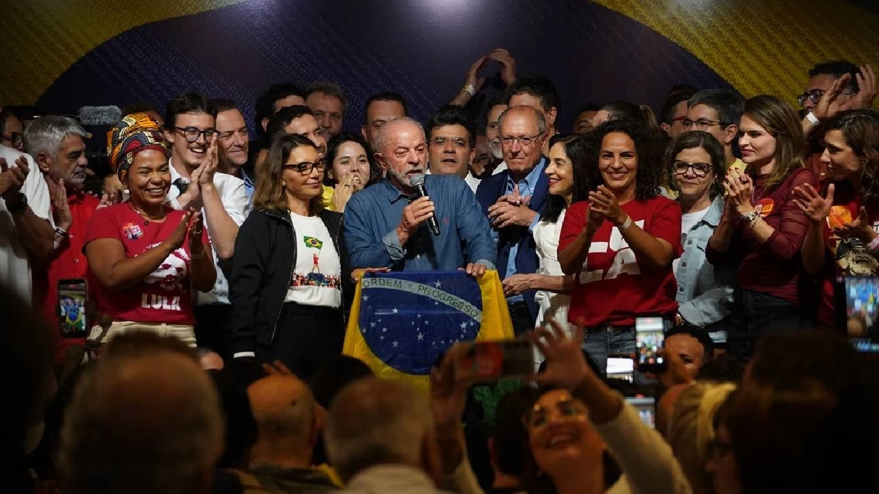 Brezilya’da Lula Da Silva Yeniden Devlet Başkanı Seçildi
