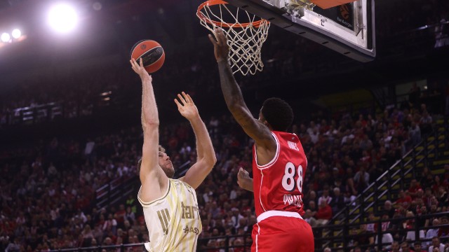 Fenerbahçe Tarfin, Olympiakos'u Yıktı