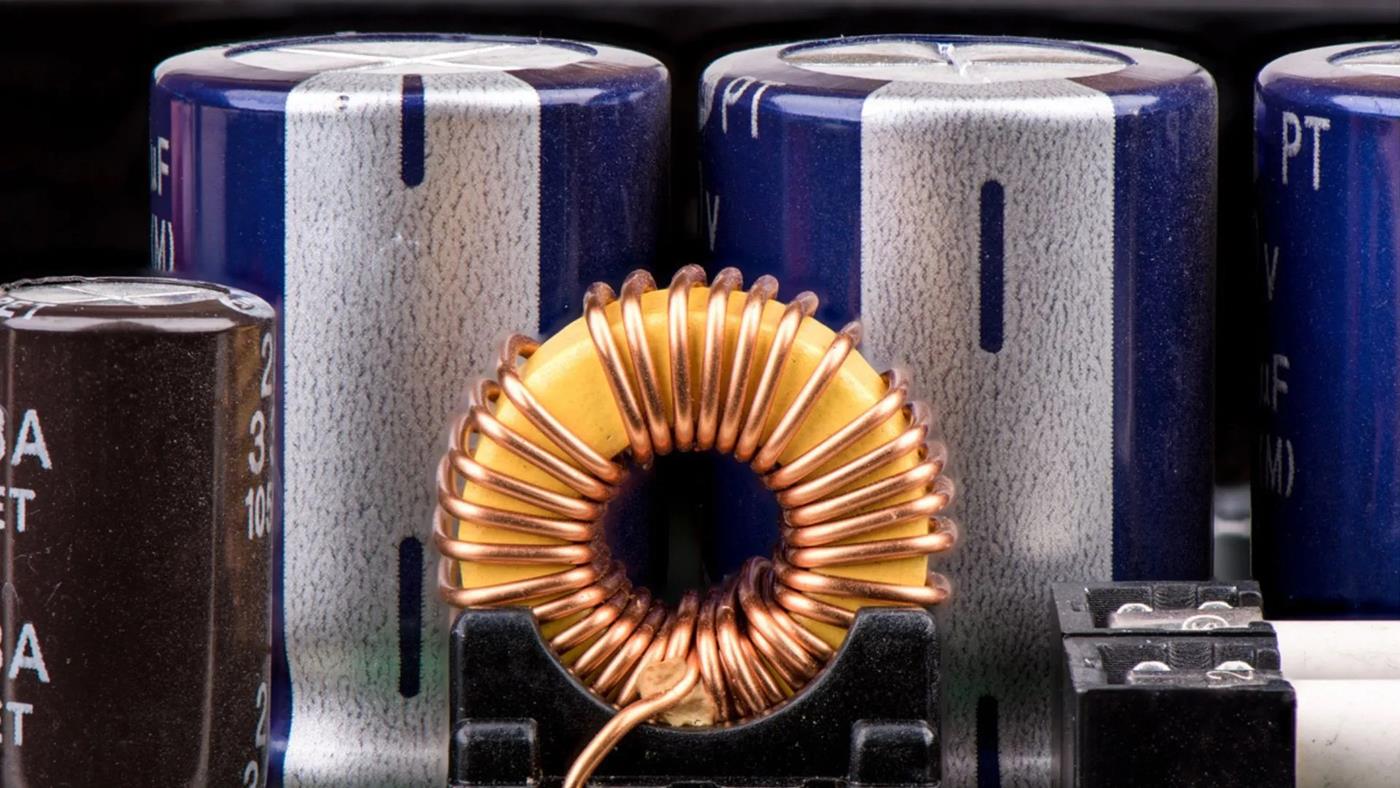 Yeni süper kapasitör, 70 bin döngüye ulaşarak elektrikli araçlara göz kırptı