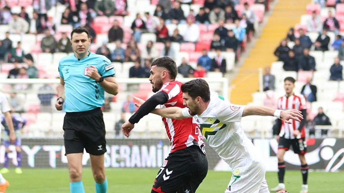 Esenler Erokspor Sivas'ta 3 puanı kaptı!