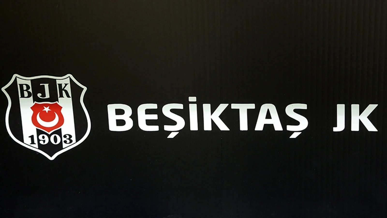 Beşiktaş'tan Emirhan Topçu ve Salih Uçan'la ilgili açıklama