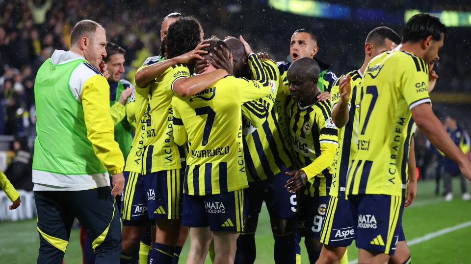 Fenerbahçe, Slavia Prag'ı Karşısında Son Dakikada Galibiyeti Kaçırdı