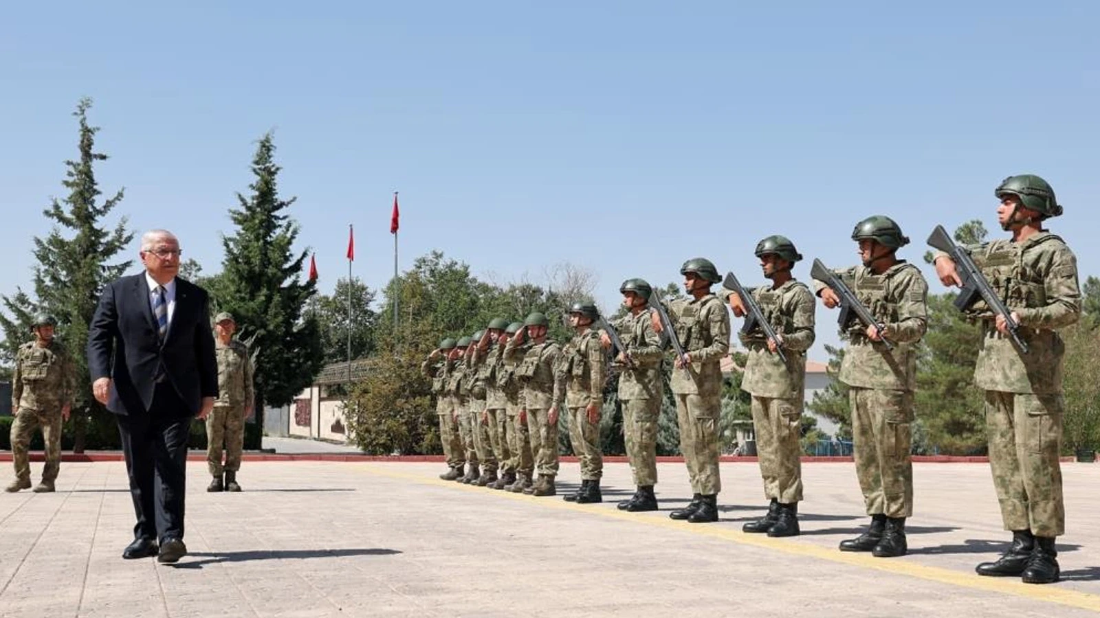 Milli Savunma Bakanı Güler'den Şırnak'a ziyaret