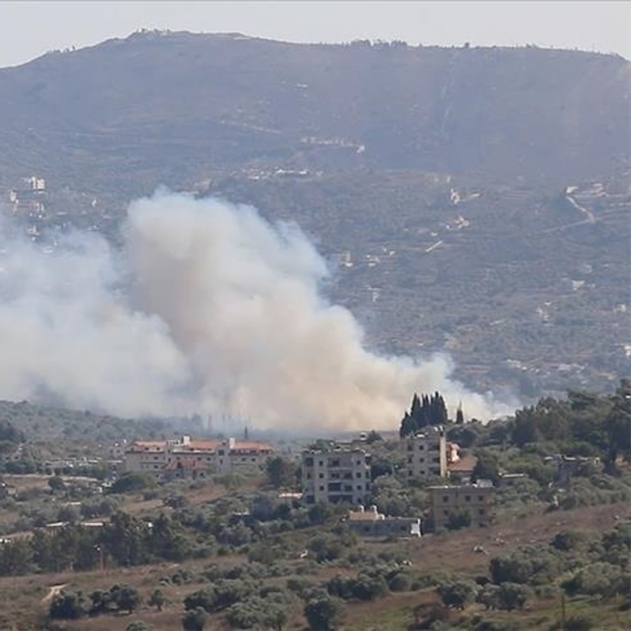 İsrail ordusu Lübnan'ın güney bölgelerini vurdu