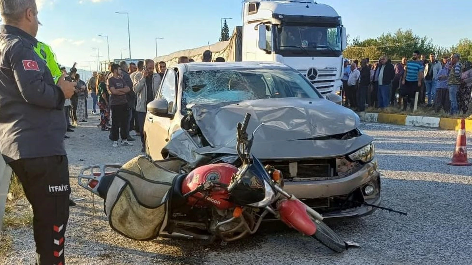 Manisa'da motosiklet sürücüsü feci şekilde can verdi