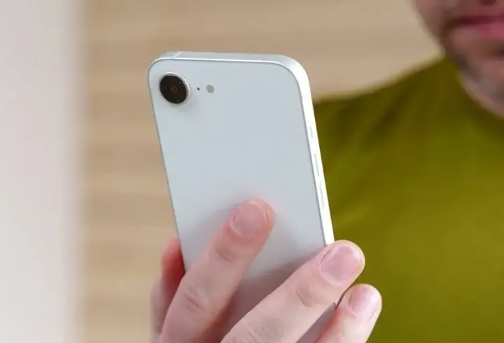 iPhone 16e, tanıtıldığı ilk günden itibaren tartışmaların odağında