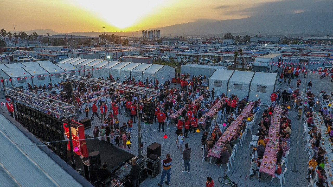 Ramazanda yardımseverlerle ihtiyaç sahipleri arasındaki köprü Kızılay'la kuruluyor