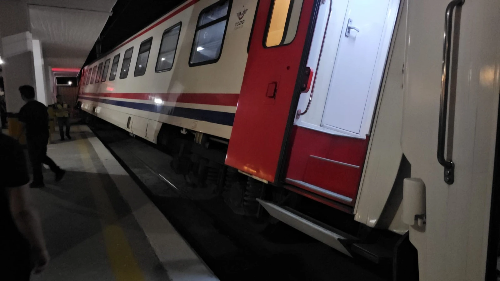 Balıkesir'de tren kazası mucize eseri yaralanan olmadan atlatıldı 