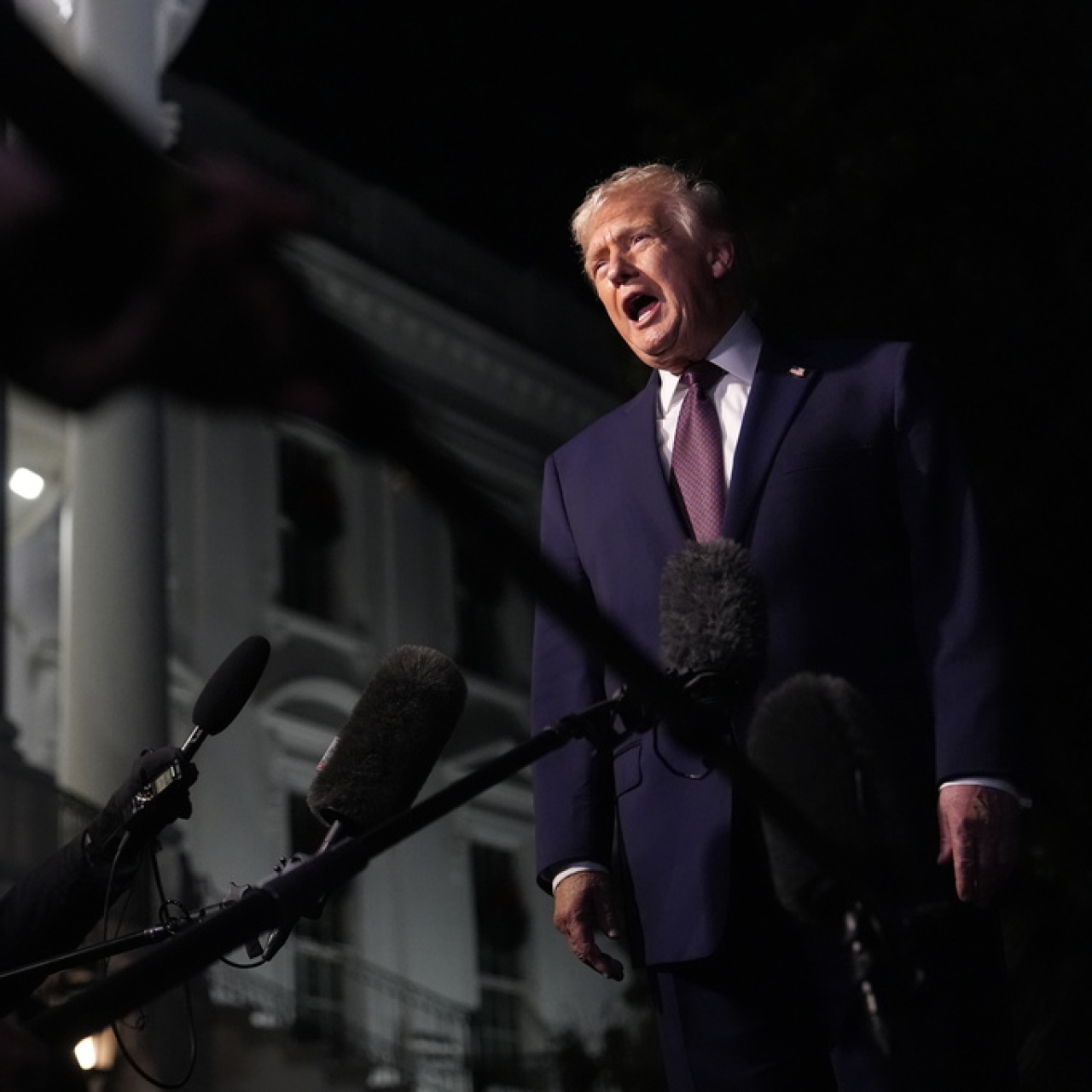 Epstein belgelerinde Trump'ın uçuş kayıtları dikkati çekti