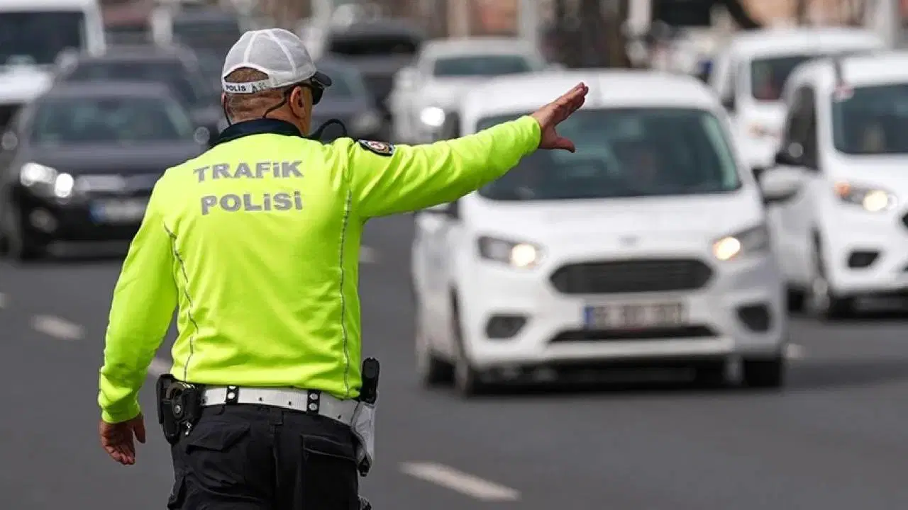 İstanbul'da Yarın Bazı Yollar Trafiğe Kapatılacak