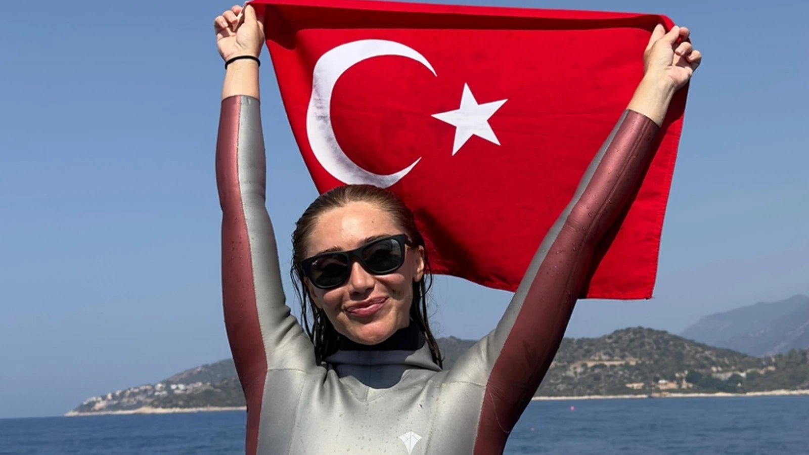 Milli sporcu Şahika Ercümen'den yeni dünya rekoru