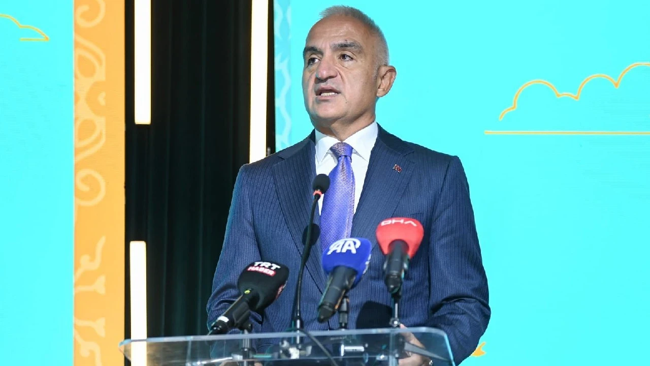 Bakan Ersoy: Dijital müzik platformları şeffaf olmalı