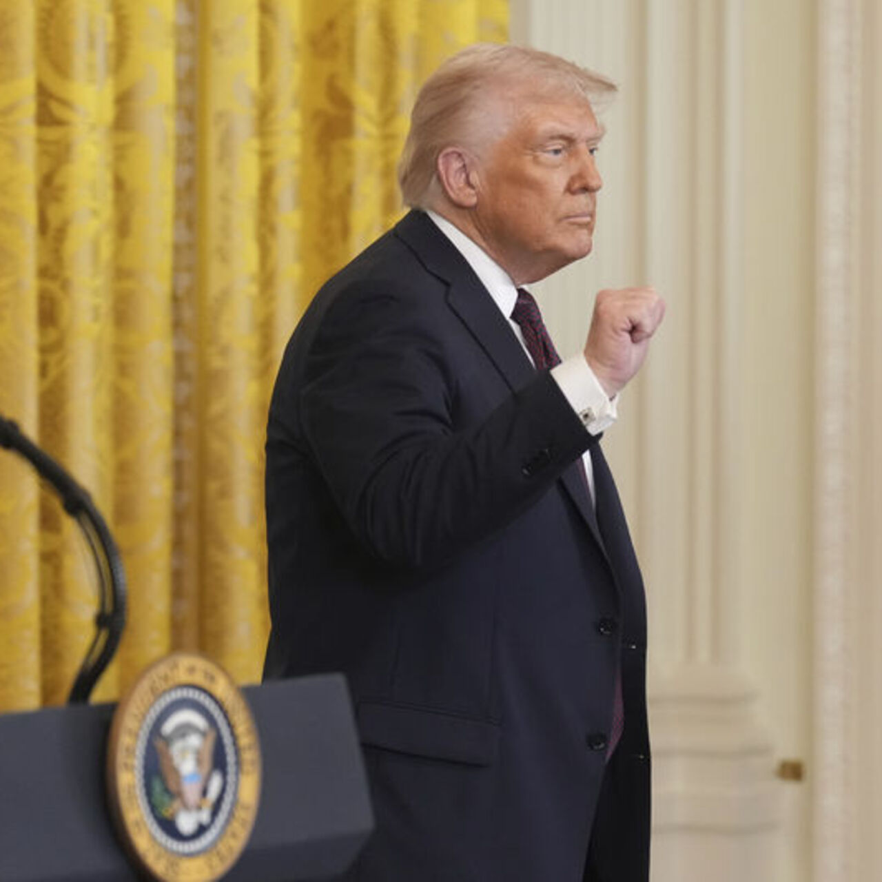 Trump, Politico'dan 8 milyon dolarlık fonu geri istedi