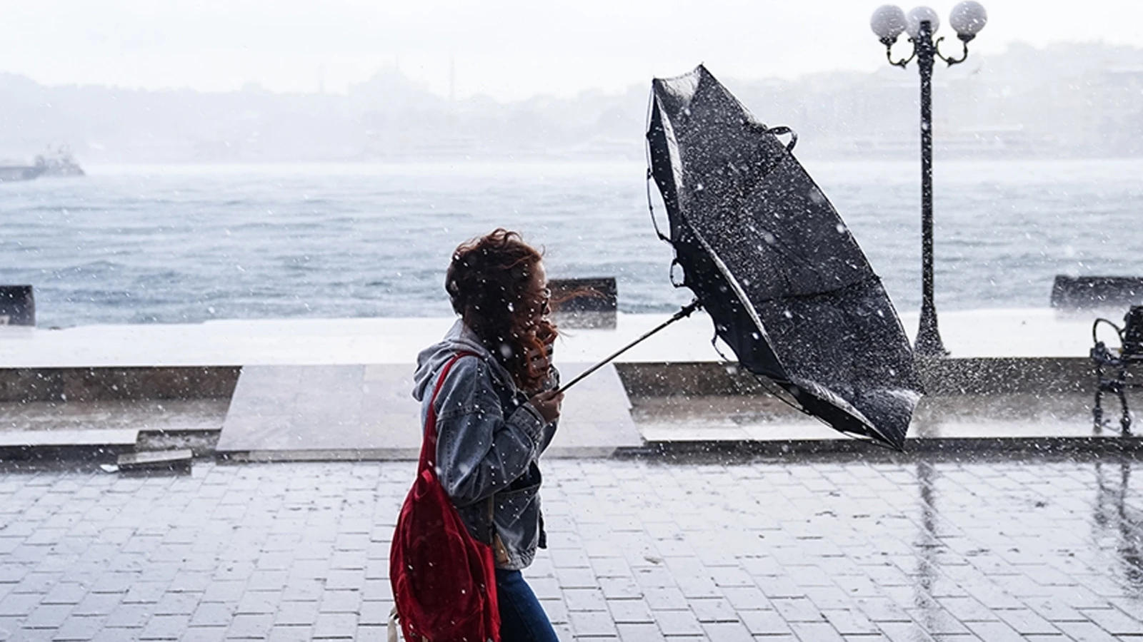 İstanbul Valiliğinden sağanak ve kuvvetli rüzgar uyarısı