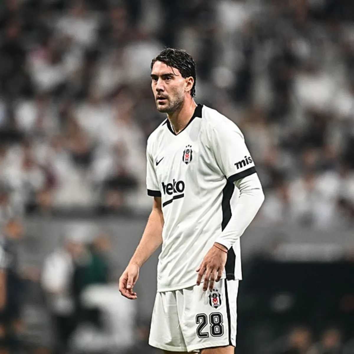 Beşiktaş’ta Dusan Vlahovic Alarmı! Trabzonspor Maçına Yetişecek Mi?