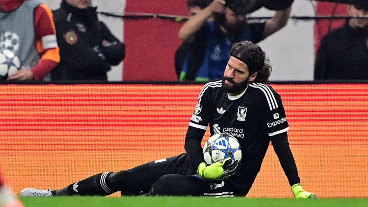 Liverpool'da Alisson Becker şoku! Sakatlığı...
