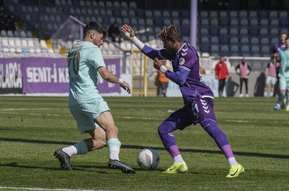 Esenler Erokspor'u 90+1'de Junior Fernandes kurtardı