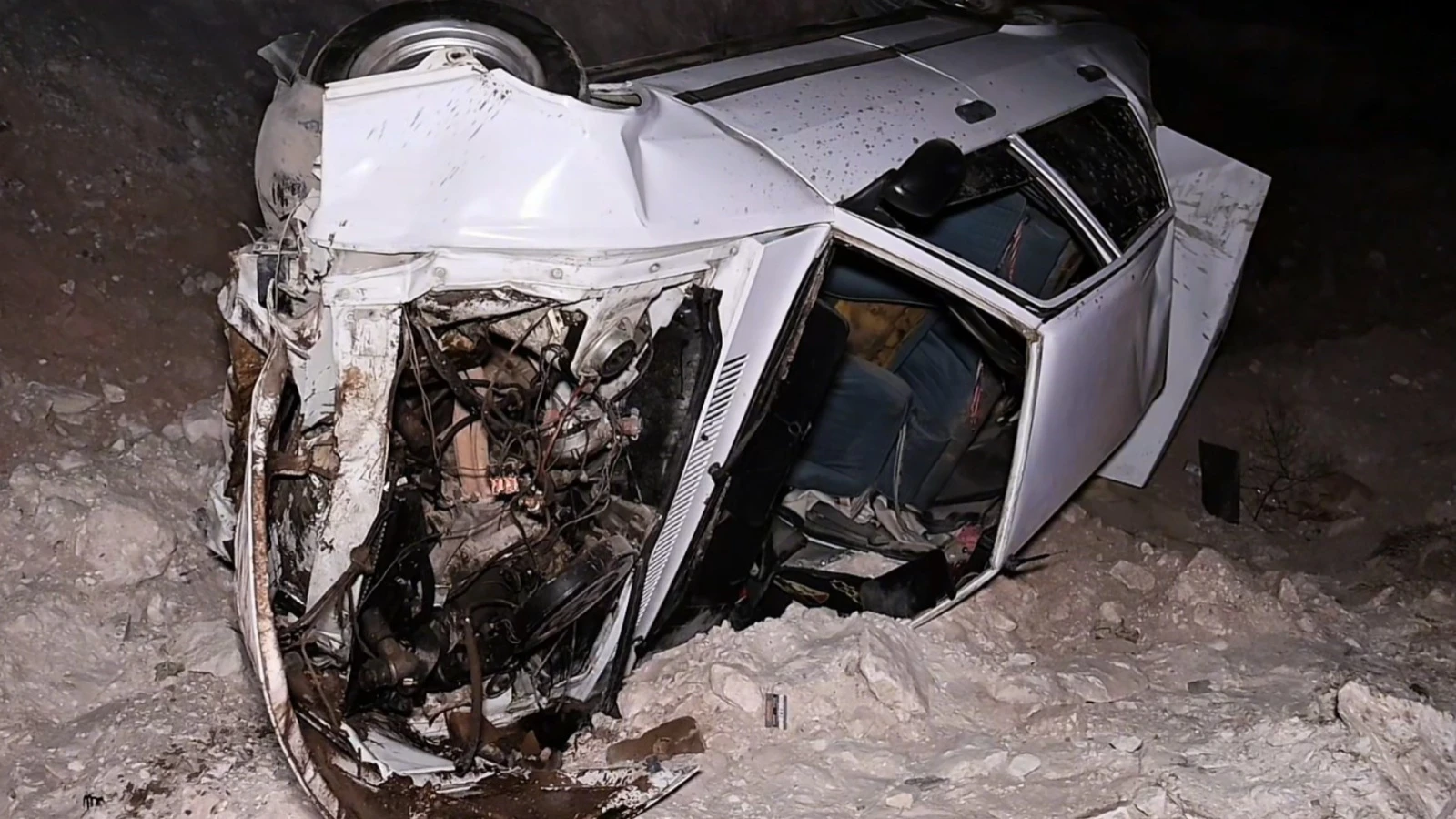 Aksaray'da alkollü ve ehliyetsiz sürücü takla attı: 3 yaralı