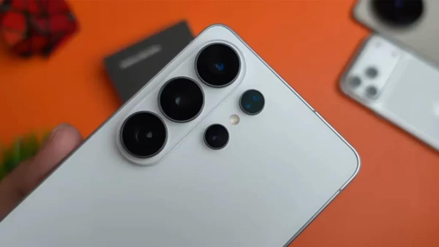 Galaxy S26 lansmanı öncesi Samsung'dan Apple'a seri gönderme