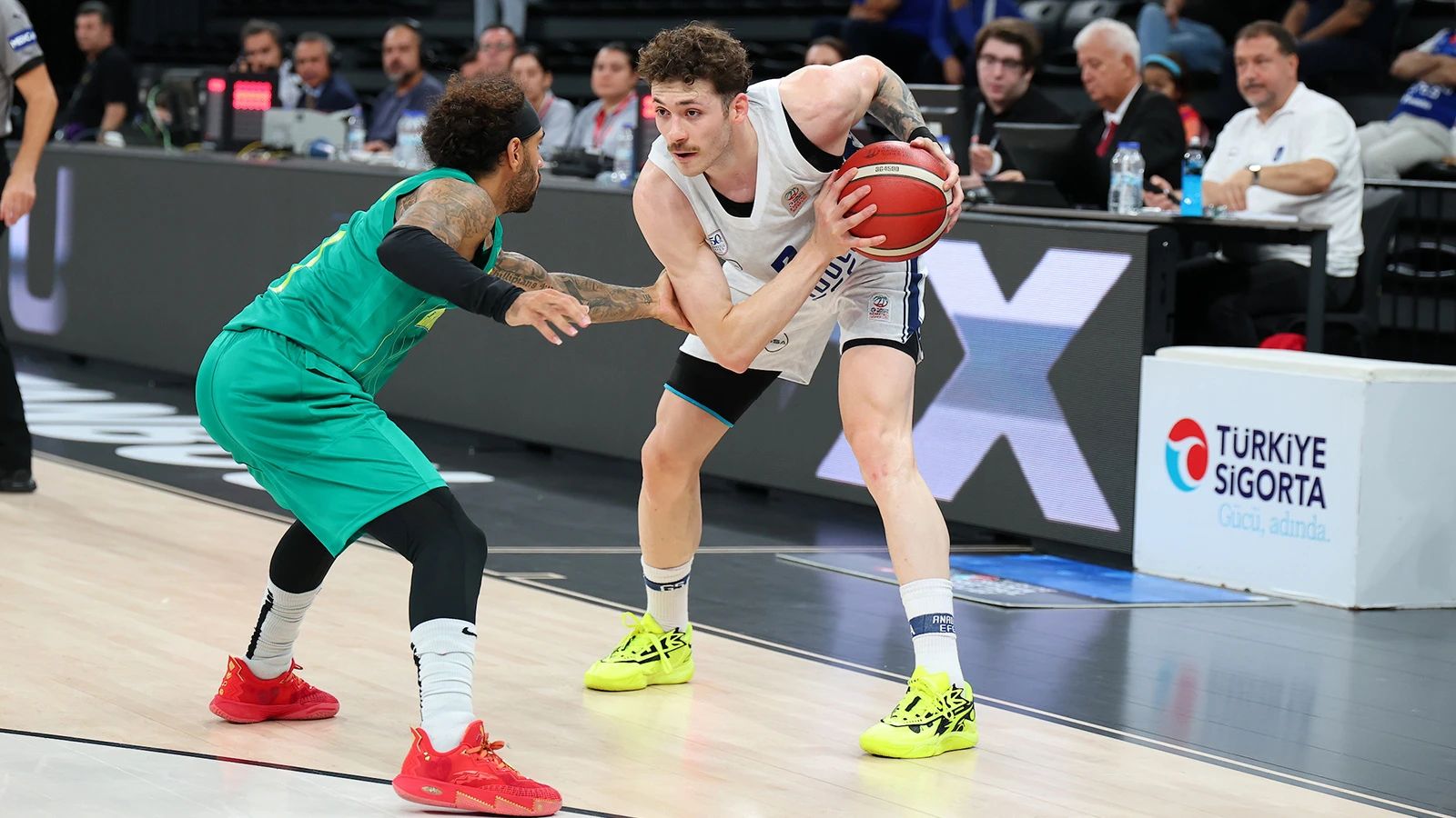 Anadolu Efes, Basketbol Süper Ligi'ne galibiyetle başladı