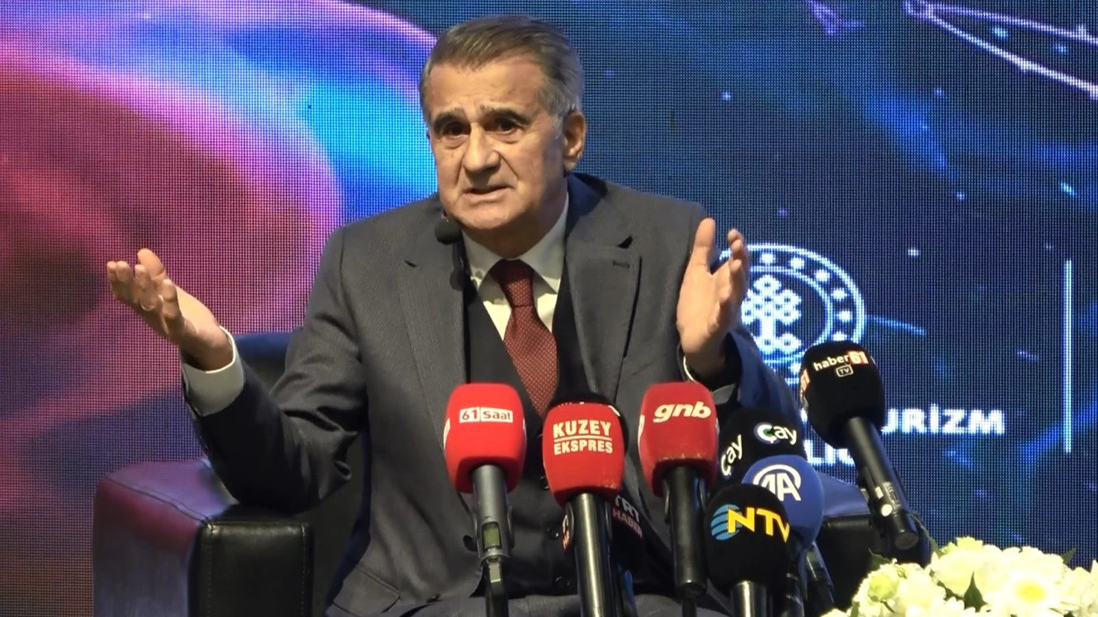 Şenol Güneş: "Milli Takımın Antrenörünü Kendimiz Yetiştirmeliyiz"