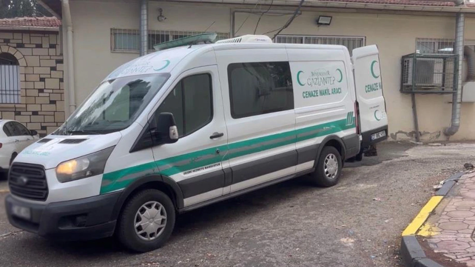 Alacak verecek meselesi nedeniyle akrabasını katletti