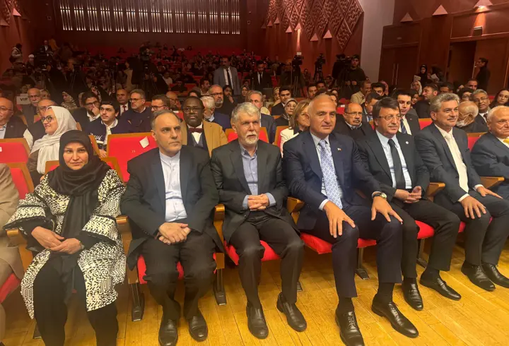 Bakan Ersoy: Yıl boyunca İran ve Türkiye'de etkinlikler düzenlenecek