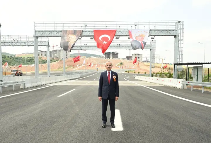 Akıncı'da gişe adaları ve kanopiler kaldırılıyor
