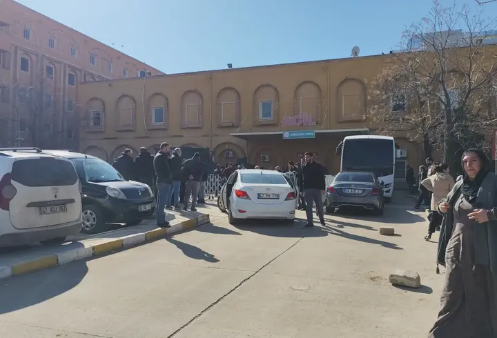 Mardin’de hastane önünde silahlı kavga: 1 ölü, 4 yaralı (2)