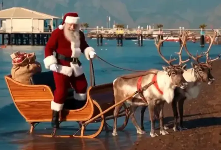 Antalya’da Noel Baba’nın yapay zeka görselleri ve figürlerine ilgi