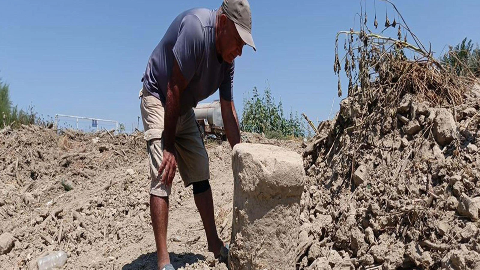 Ekiplerin temizlik çalışmasında bulundu; tarihi yapıya ait!